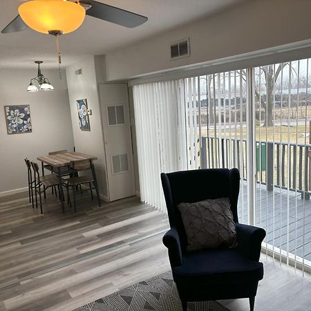 Peaceful Park 2 Bedroom Remodeled Family Suite Granite City エクステリア 写真