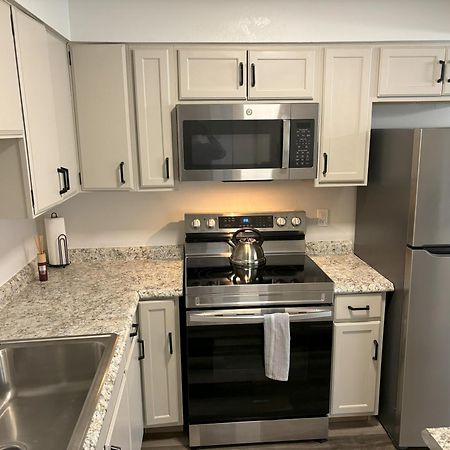 Peaceful Park 2 Bedroom Remodeled Family Suite Granite City エクステリア 写真
