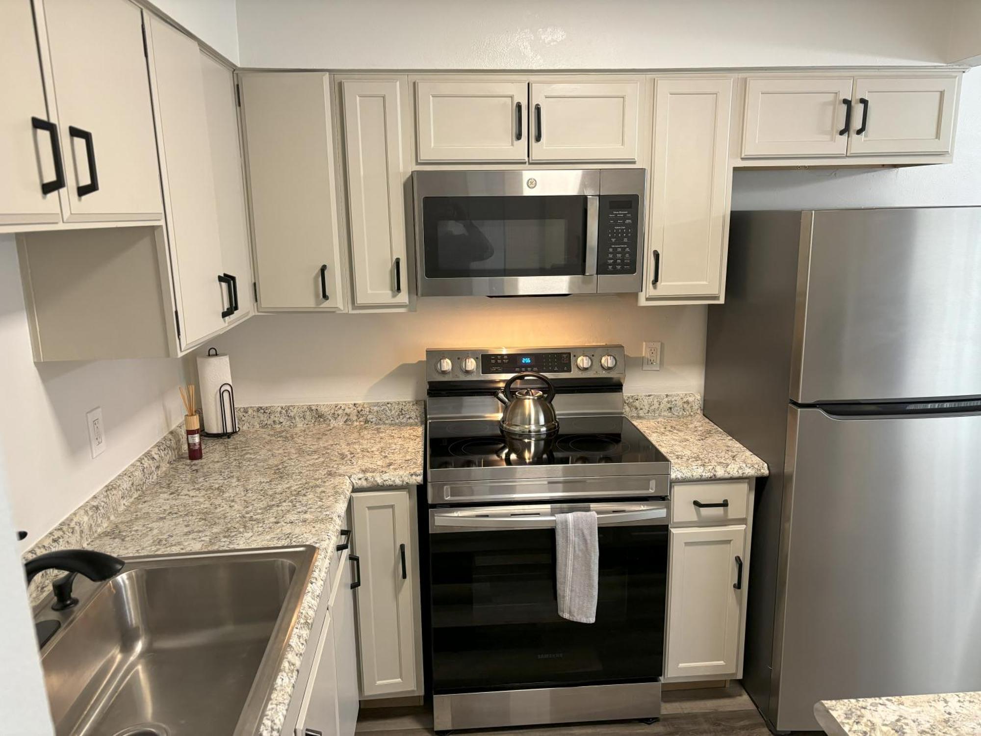 Peaceful Park 2 Bedroom Remodeled Family Suite Granite City エクステリア 写真