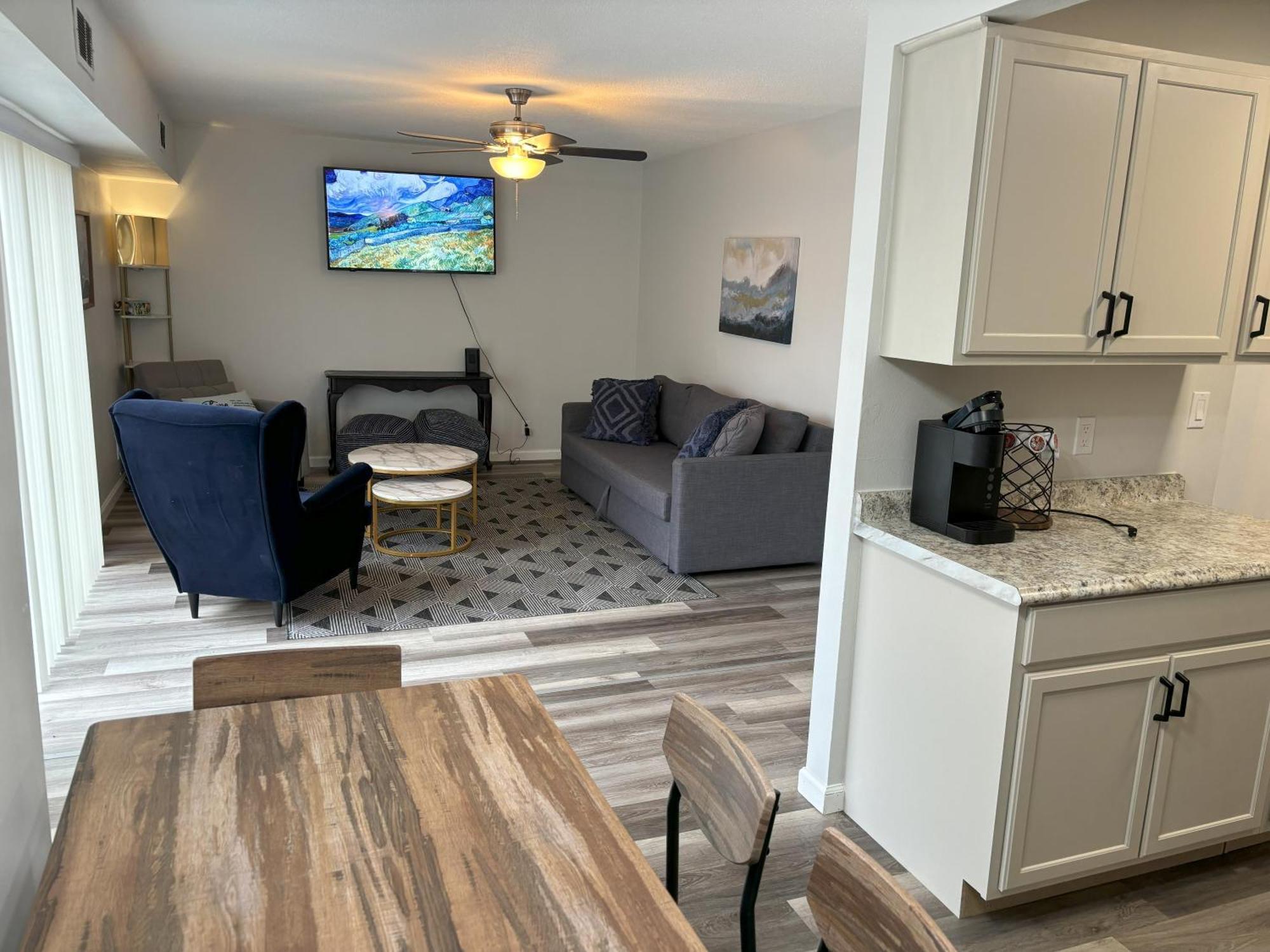 Peaceful Park 2 Bedroom Remodeled Family Suite Granite City エクステリア 写真